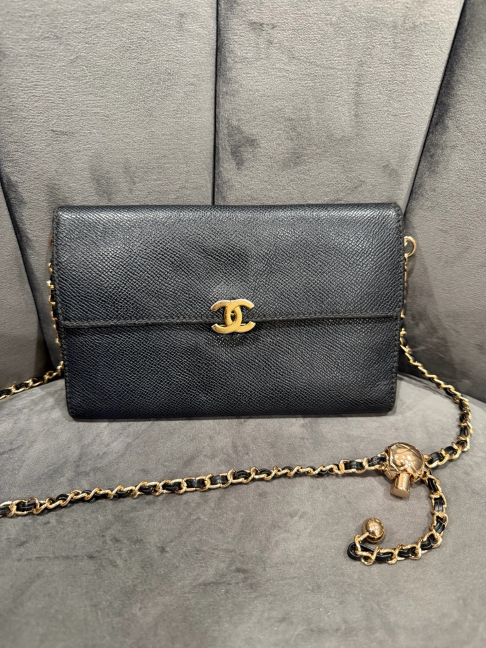 Vintage caviar Chanel black and gold clutch wallet on chain crossbody bag - Picture 5 of 17